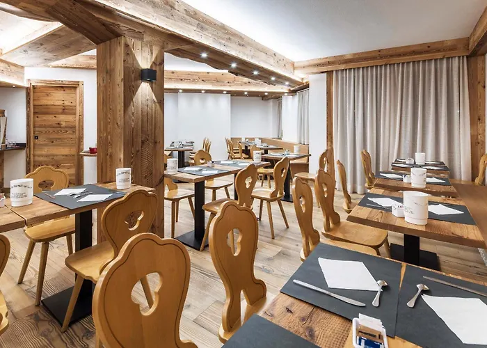 オリンピア 3* コルティーナ・ダンペッツォ