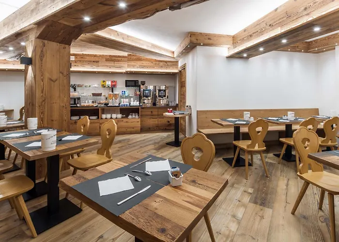 オリンピア 3* コルティーナ・ダンペッツォ