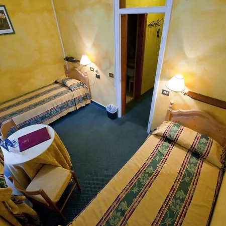 Olimpia Hotel 3*