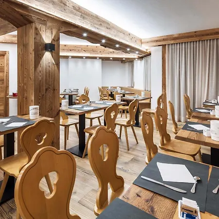 奥林匹亚酒店 3* 科尔蒂纳丹佩佐