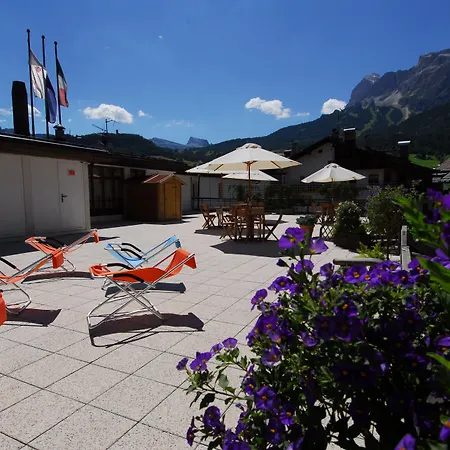 奥林匹亚酒店 3* 科尔蒂纳丹佩佐